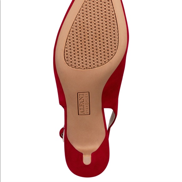 Women’s Step-N-Flex Pointed Toe Slingback Pump - Picture 4 of 5